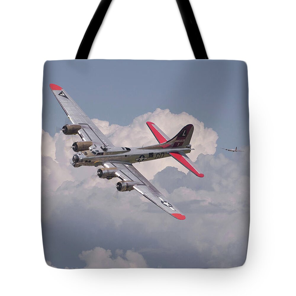 Aircraft Tote Bag featuring the photograph B17 - The Last lap by Pat Speirs