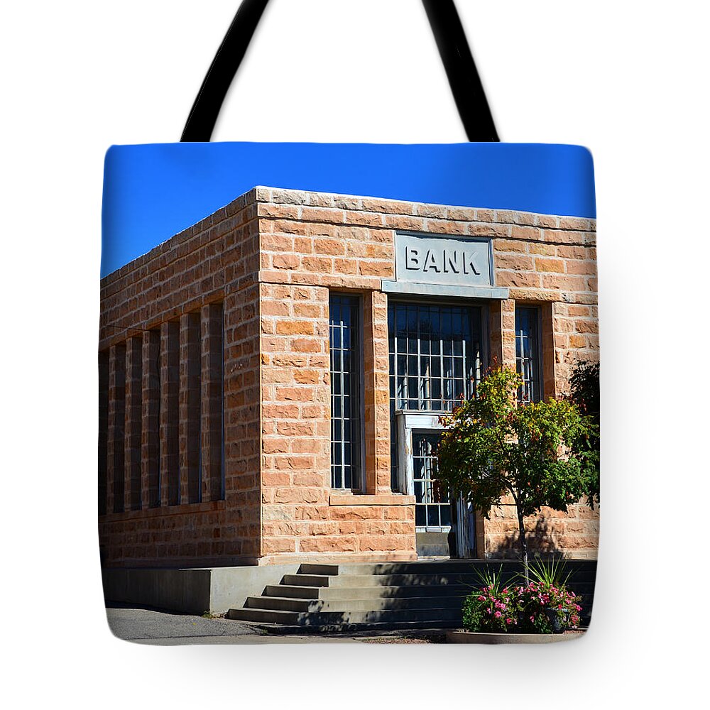 Bank Building Tote Bag featuring the photograph Bank building by David Lee Thompson