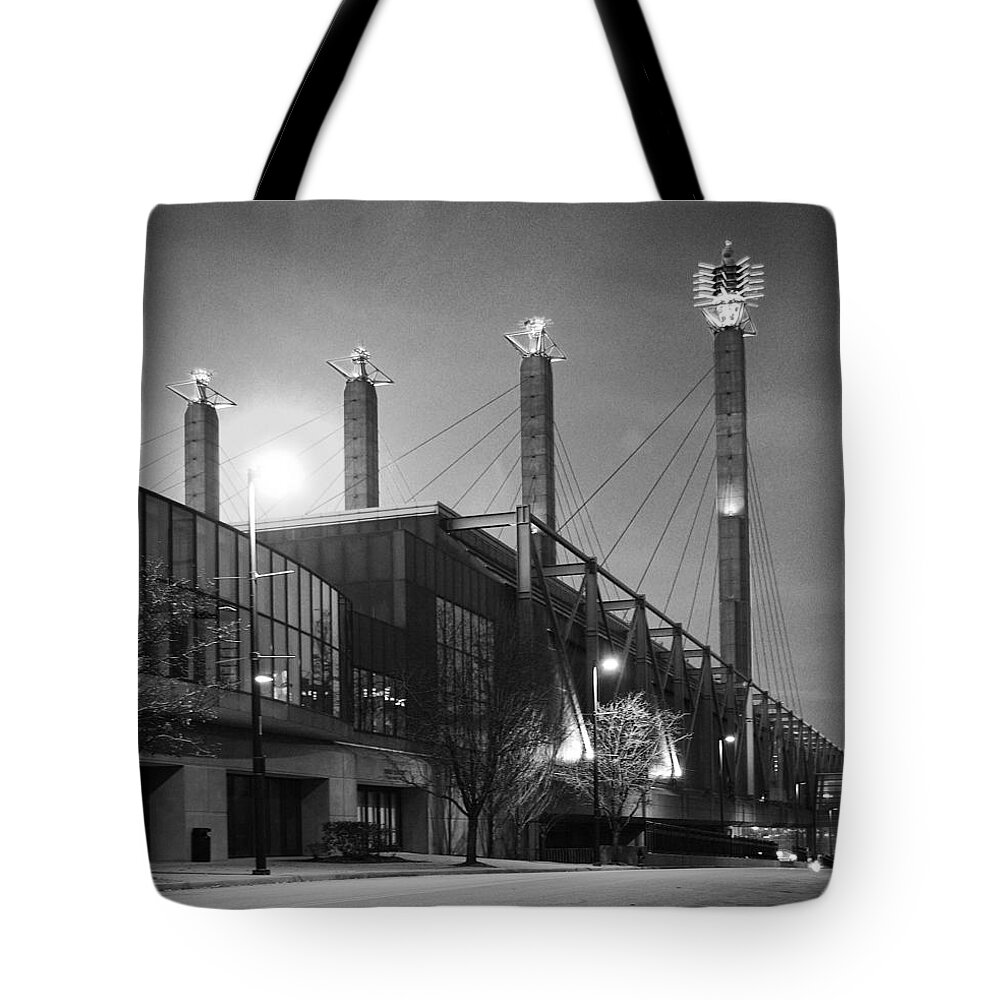 Bartle Hall Tote Bag featuring the photograph Bartle Hall by Jim Mathis