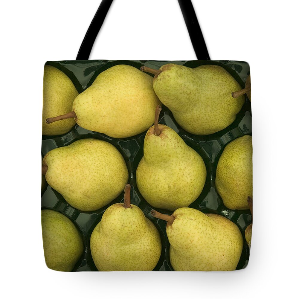 Pears Tote Bag featuring the photograph Bartlett Pears In A Packing Tray by Inga Spence