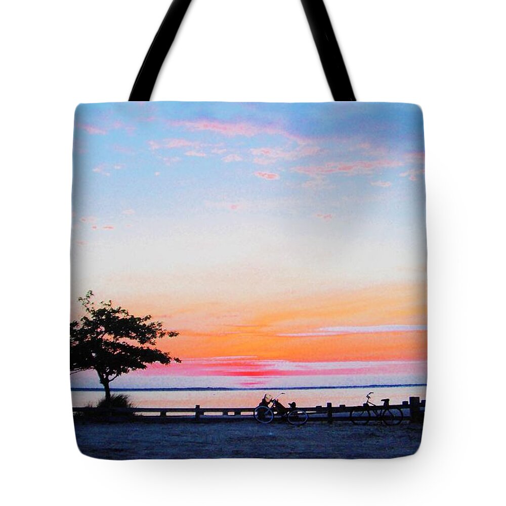 Sunset Tote Bag featuring the photograph Bay Sunset by Susan Carella