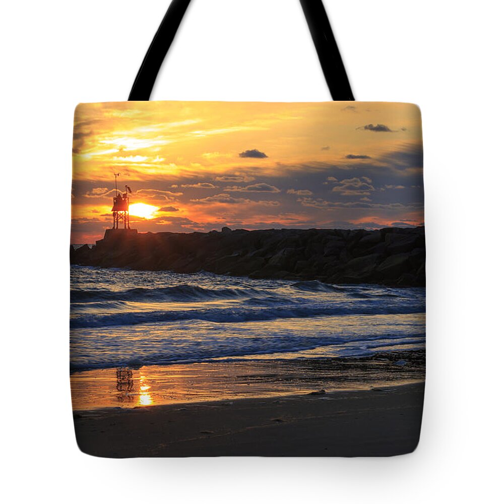 Sunrise Tote Bag featuring the photograph Beautiful Morning by Travis Rogers