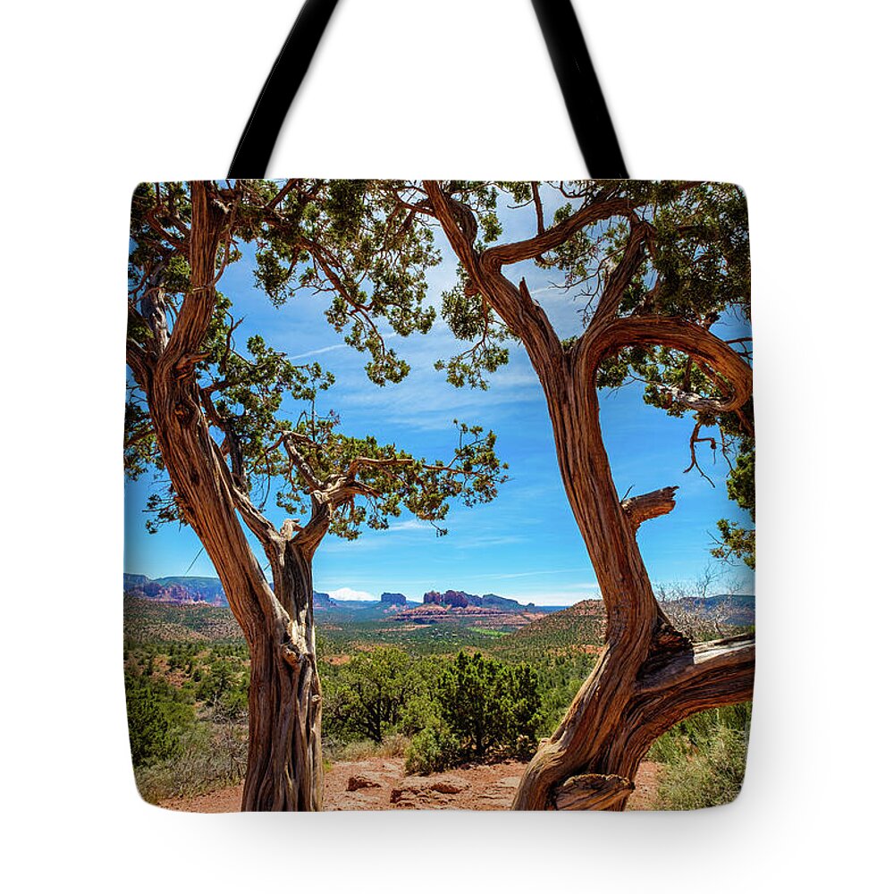 Arizona Tote Bag featuring the photograph Beautiful Sedona Juniper by Raul Rodriguez