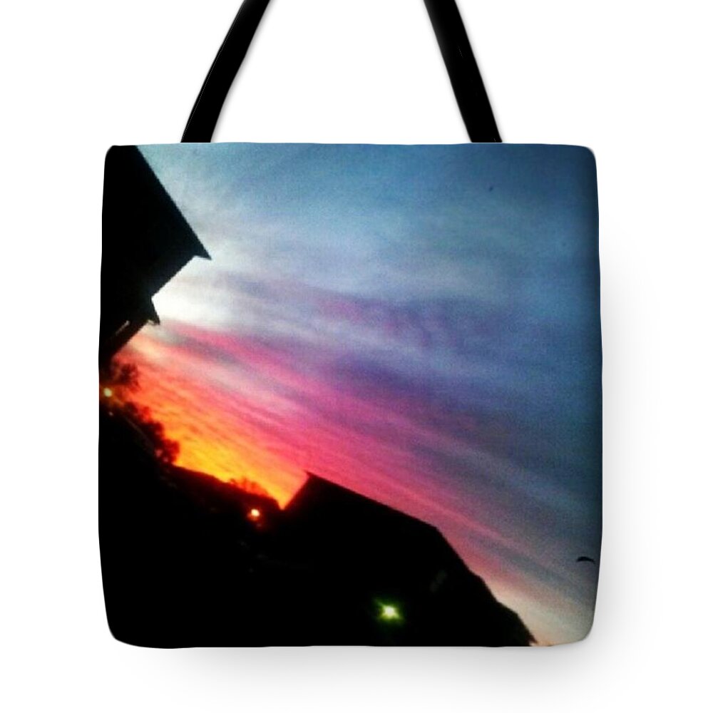 Sunset Tote Bag featuring the photograph Sun Set by Kamiyah Franks