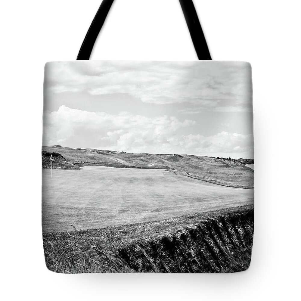 Links Tote Bag featuring the photograph Behind No.17 - BW by Scott Pellegrin