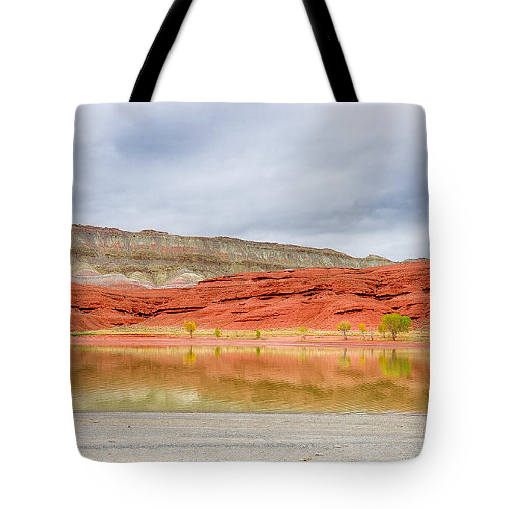 Bighorn Canyon Tote Bag featuring the photograph Bighorn Lake by Bert Peake