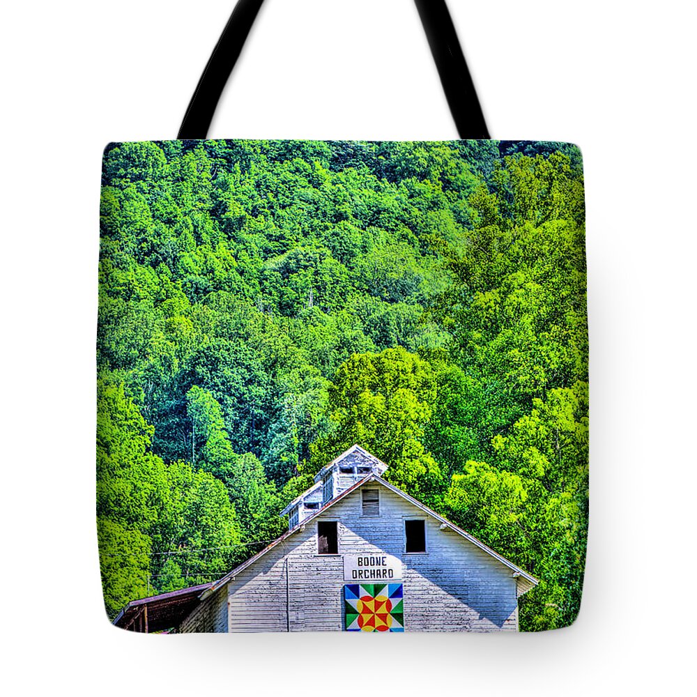 Barn Quilts Tote Bag featuring the photograph Bioloxi Fox Chase Quilt by Dale R Carlson