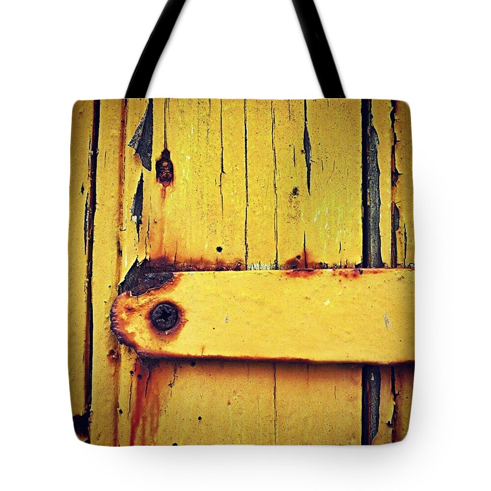 All_shots Tote Bag featuring the photograph Bleeding by Hans Fotoboek
