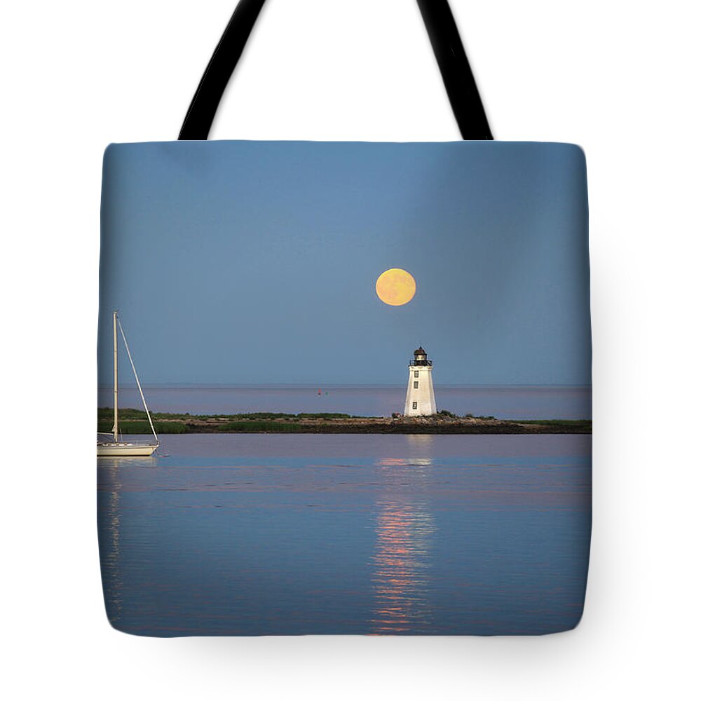 Blue Moon Rising Over Long Island In Bridgeport Tote Bag featuring the photograph Blue Moon by John Rizzitelli