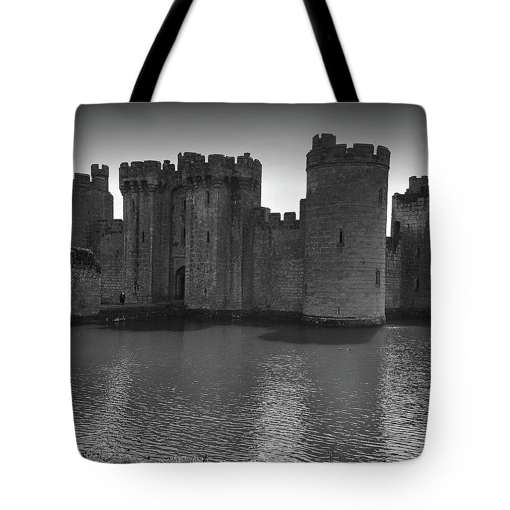 Castles Tote Bag featuring the photograph Bodiam Castle by Richard Denyer