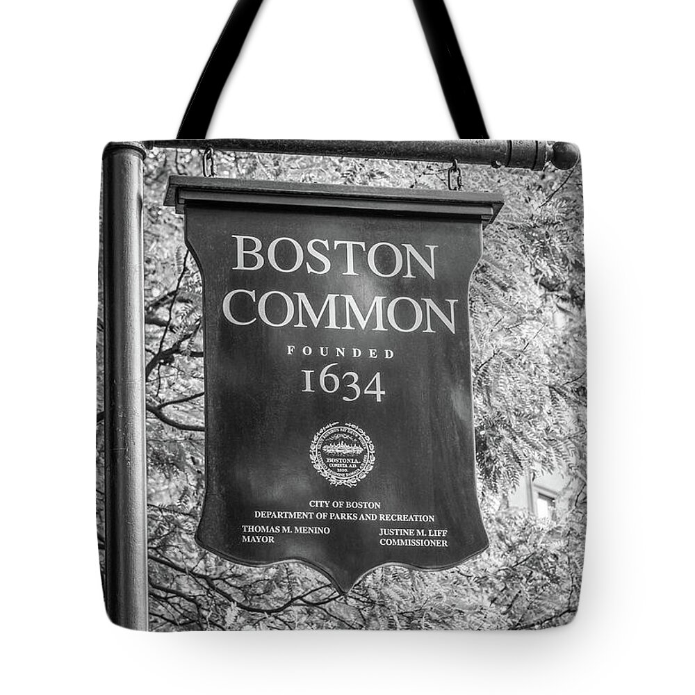 1634 Tote Bag featuring the photograph Boston Common Sign Black and White Photo by Paul Velgos