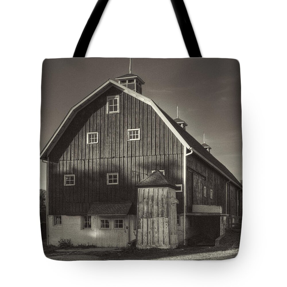 Bruner Family Farm Forest Preserve Tote Bag featuring the photograph Bruner Family Farm Milking Barn by Roger Passman