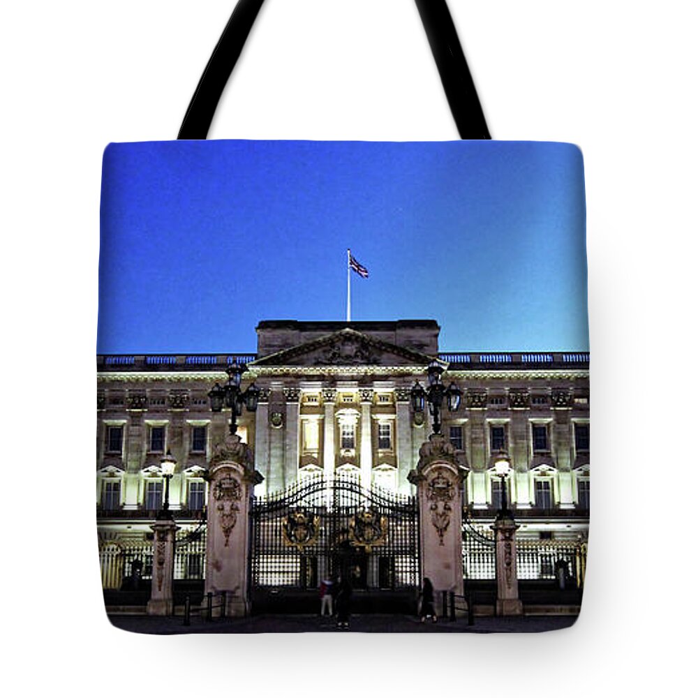 Buckingham Palace Tote Bag featuring the photograph Buckingham Palace by Doolittle Photography and Art