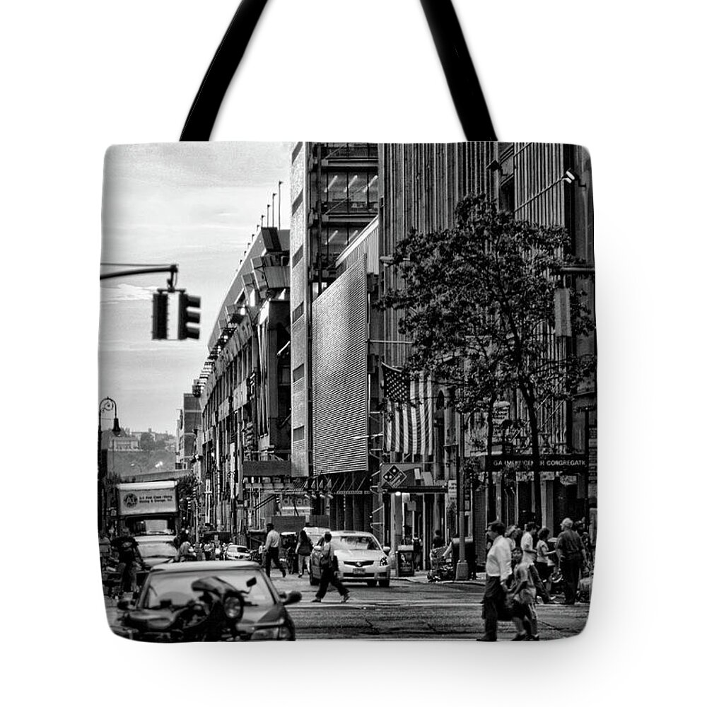New York Tote Bag featuring the photograph BW streets 4 by Chuck Kuhn