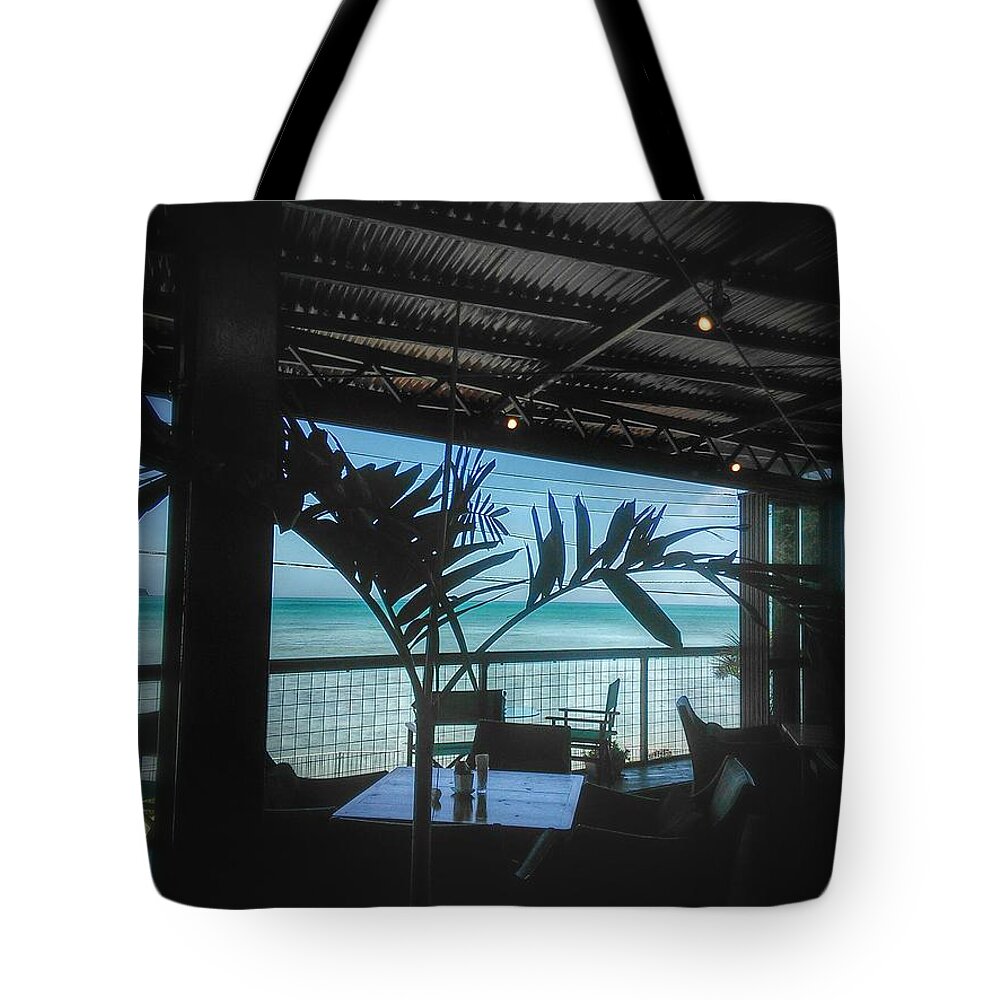 Cafe Tote Bag featuring the photograph Cafe by Tomoko Takigawa