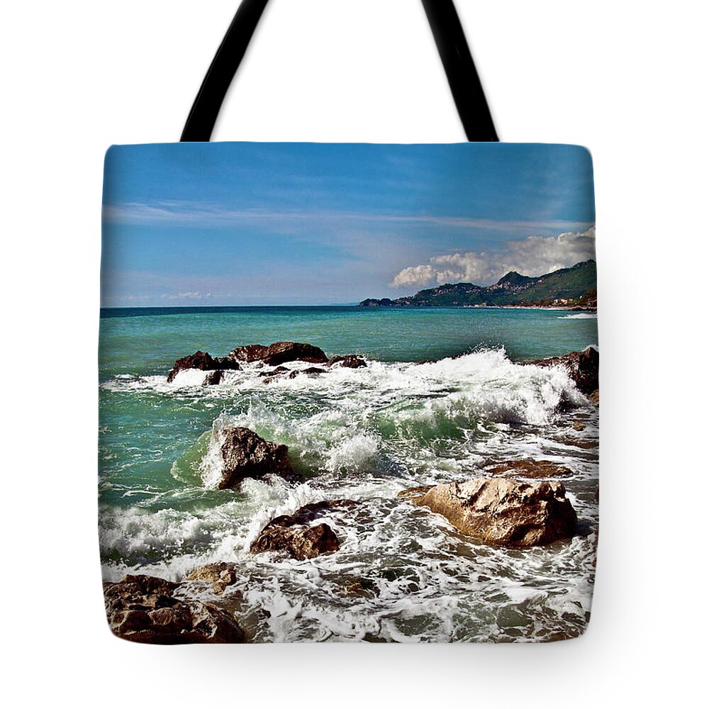 Sea Tote Bag featuring the photograph Call of the Sea by Silva Wischeropp