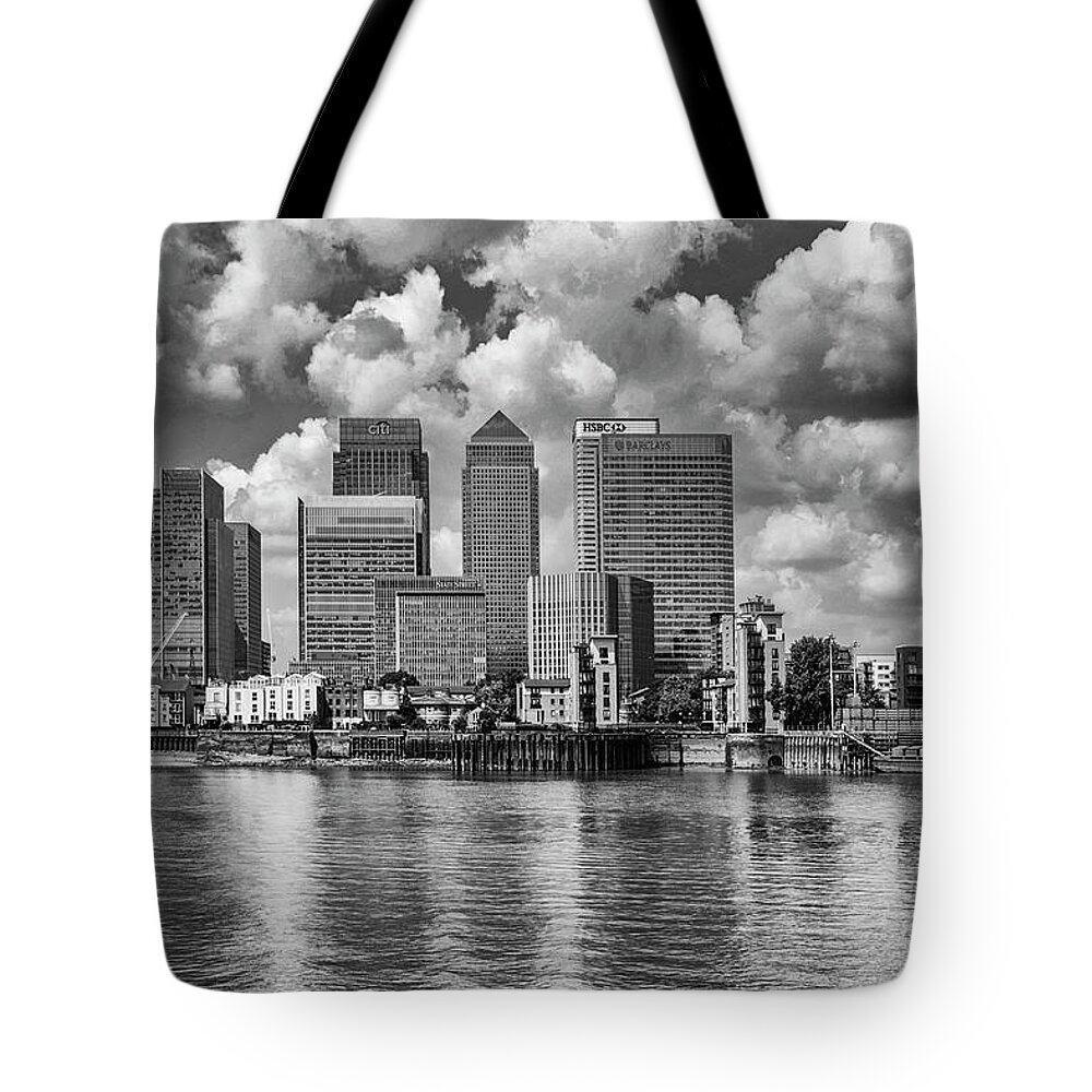 Canary Wharf Tote Bag featuring the photograph Canary Wharf by Roger Lighterness