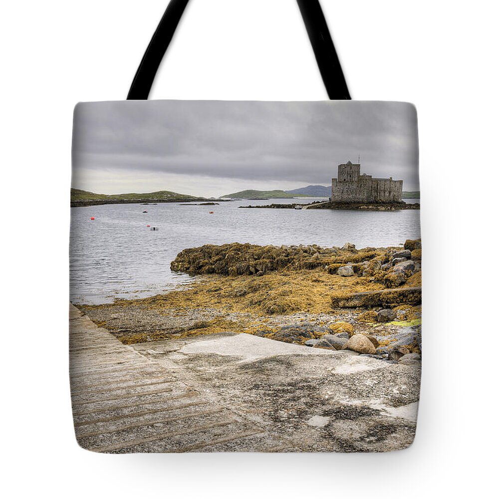 Barra Tote Bag featuring the photograph Castlebay in Barra by Ray Devlin