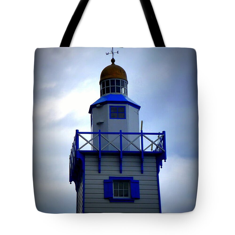 Catalina Tote Bag featuring the photograph Catalina Yacht Club by Pamela Newcomb