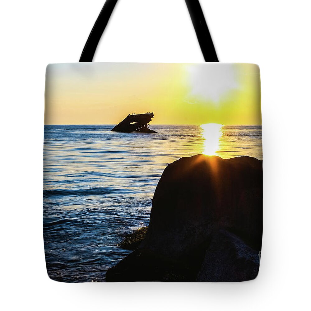 Cape May Tote Bag featuring the photograph Catching the Sun by Colleen Kammerer