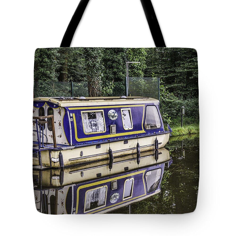 Goytre Wharf Tote Bag featuring the photograph Celandine by Steve Purnell