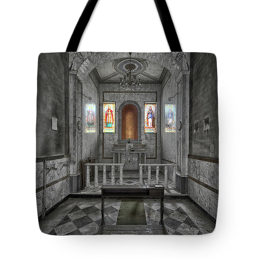 Atmosfera Religiosa Tote Bag featuring the photograph CHAPEL OF A FORMER HOSPITAL BW - CAPPELLA di ex OSPEDALE BNNDONED PLACES by Enrico Pelos