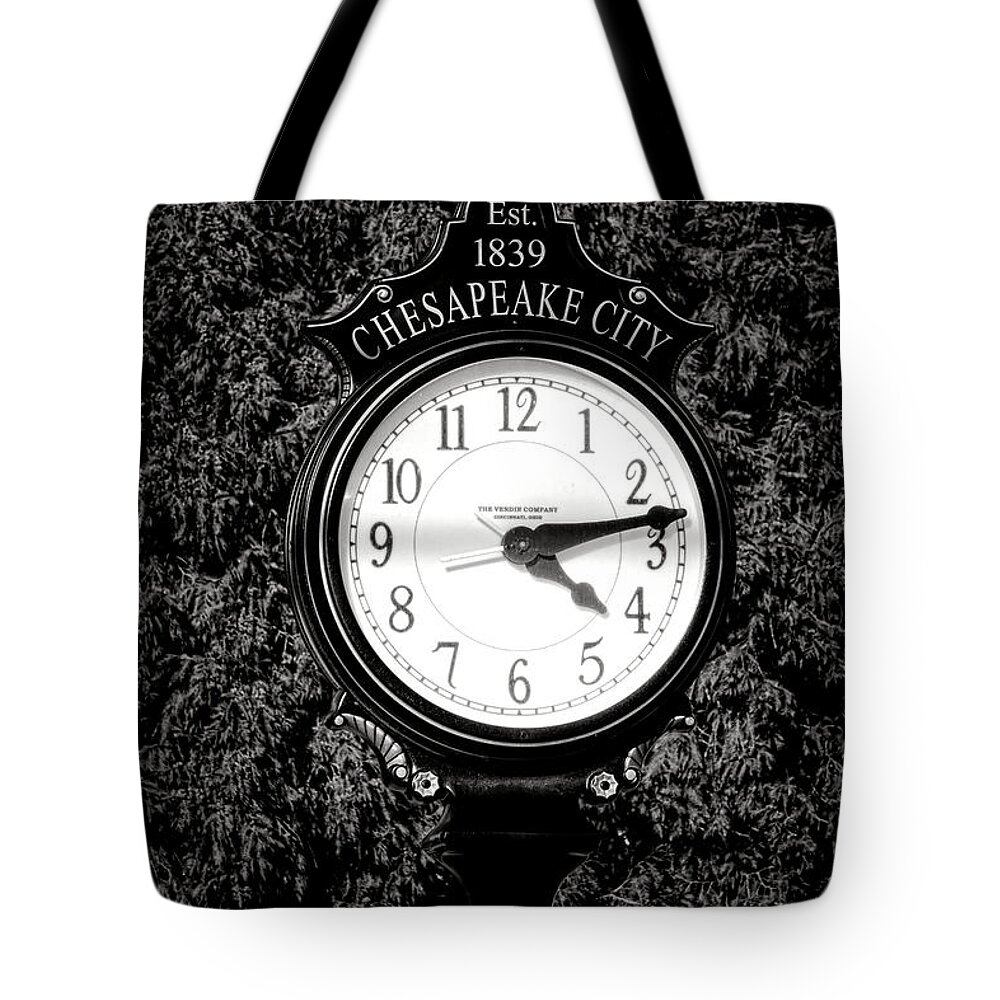 Town Tote Bag featuring the photograph Chesapeake City Clock by Olivier Le Queinec