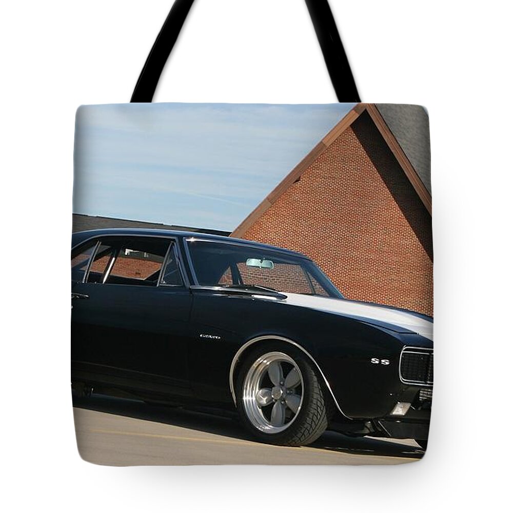 Chevrolet Camaro Tote Bag featuring the photograph Chevrolet Camaro by Mariel Mcmeeking