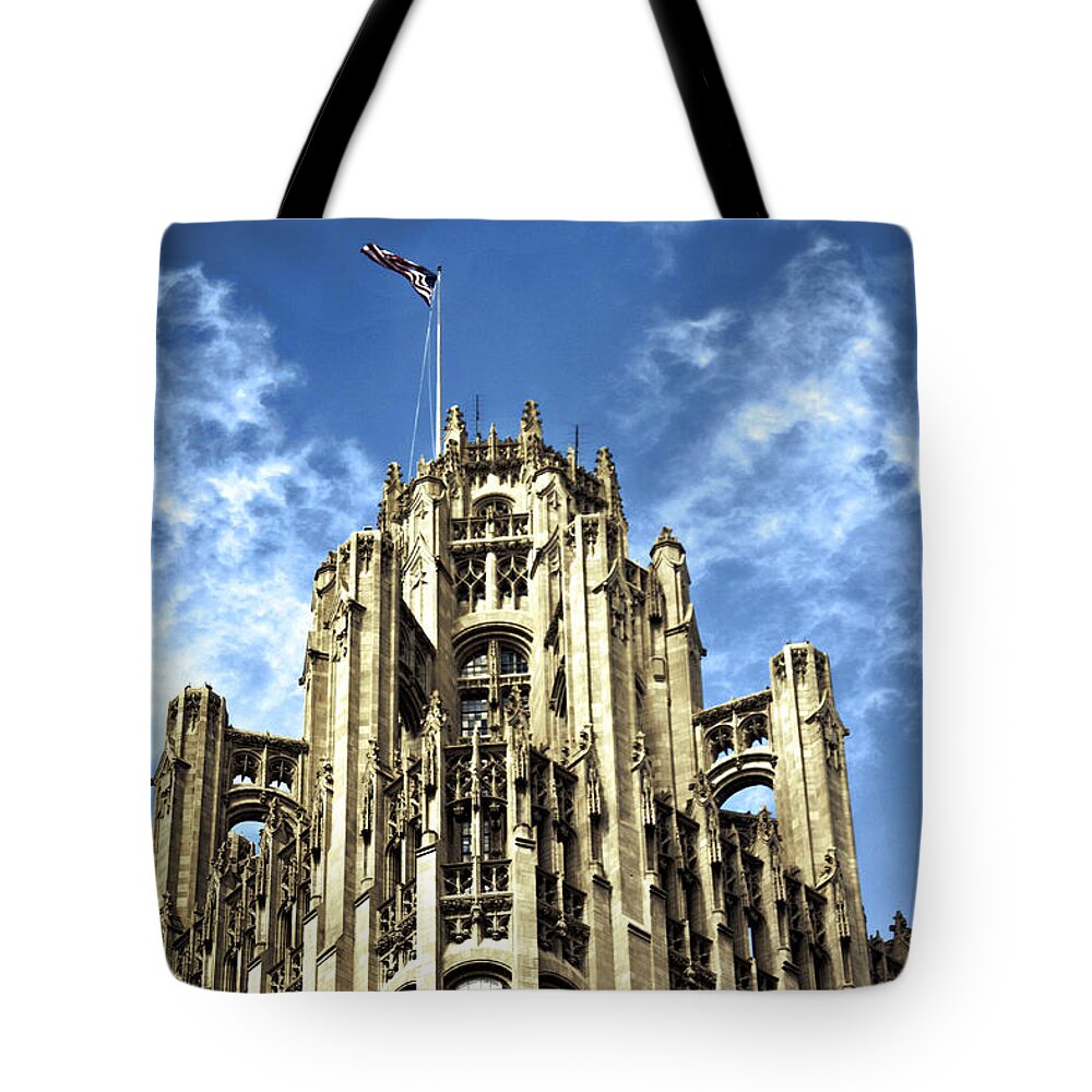 Chicago Tote Bag featuring the photograph Chi Tower 12 by Bruce Richardson