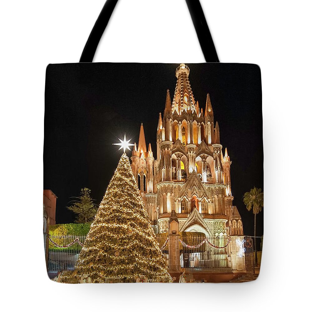 Christmas Tote Bag featuring the photograph Christmas in San Miguel by Barry Weiss
