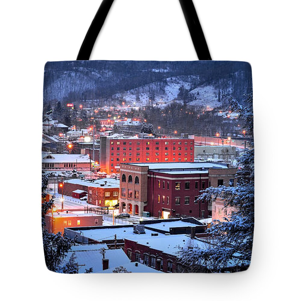 Harlan Kentucky Tote Bag featuring the photograph City Glow by Anthony Heflin