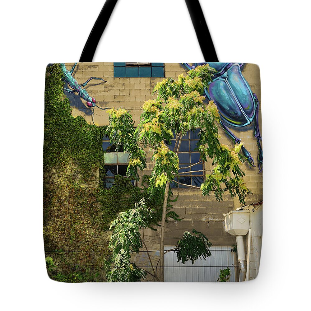 Architecture Tote Bag featuring the photograph Climbers by John Anderson