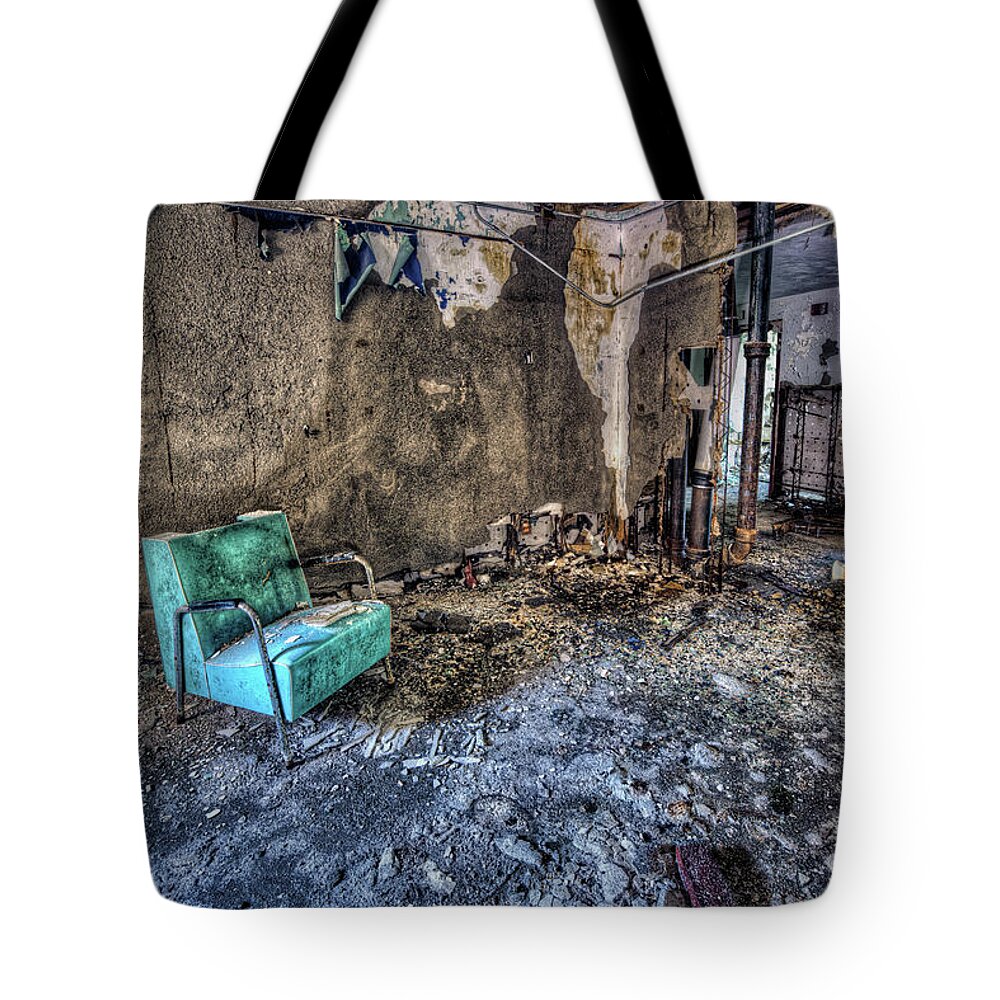Abandoned Tote Bag featuring the photograph Complimentary Sitting Room by Richard Bean