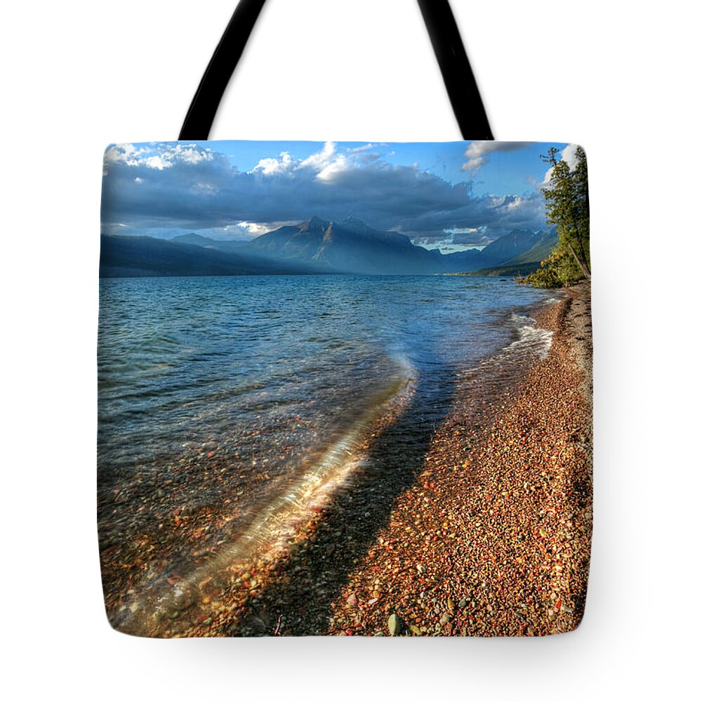 Breaking Tote Bag featuring the photograph Crest by David Andersen