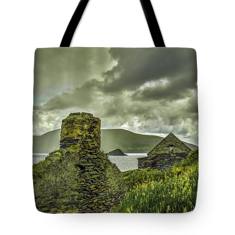 Sea Tote Bag featuring the photograph Dark Sky #g0 by Leif Sohlman