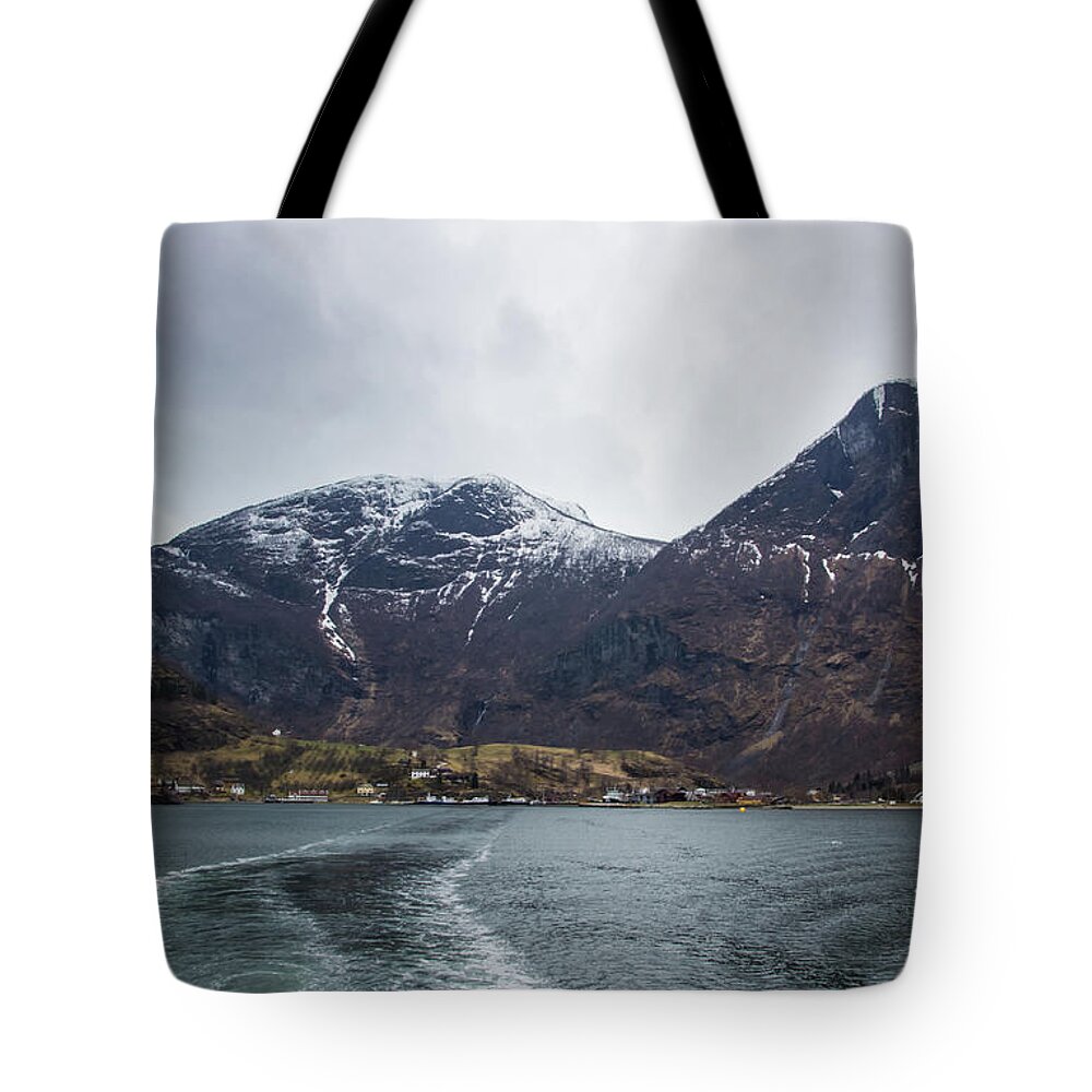 Flam Tote Bag featuring the photograph Departing Flam by Suzanne Luft
