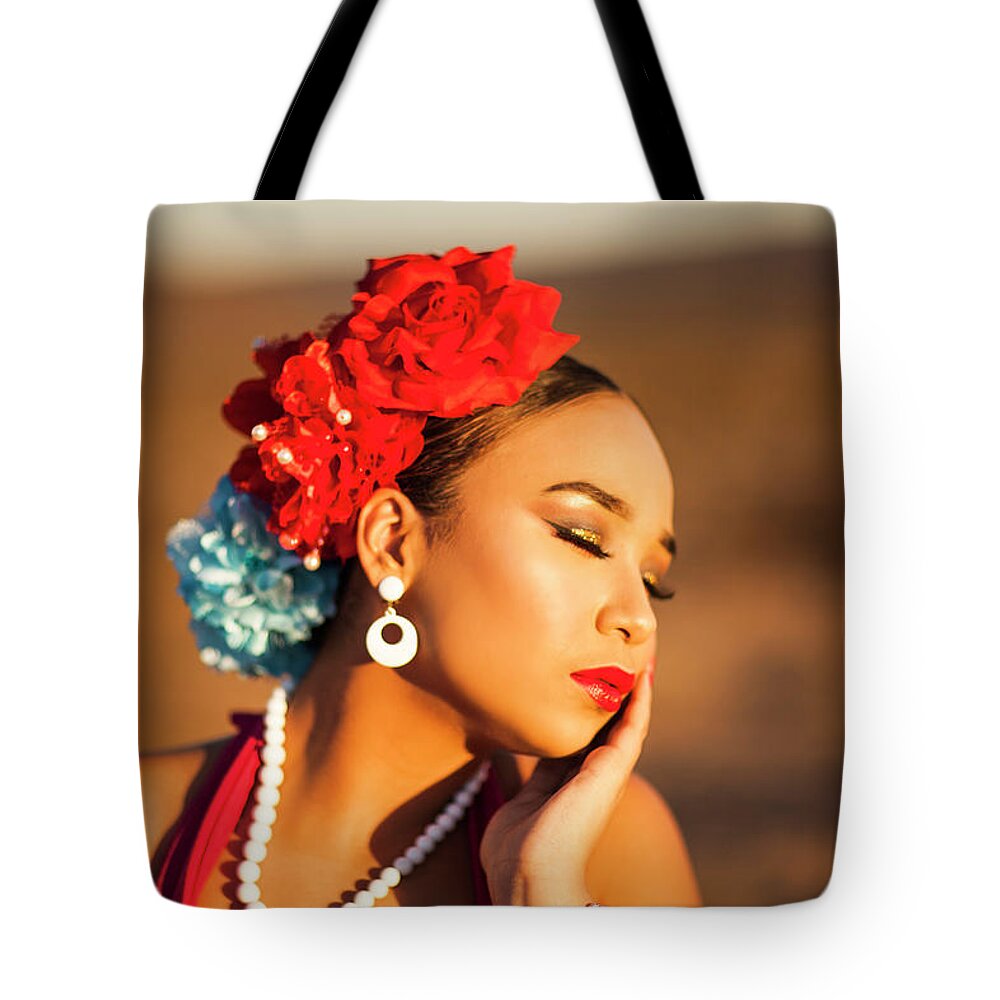  Tote Bag featuring the photograph Desert Pearl by Carl Wilkerson