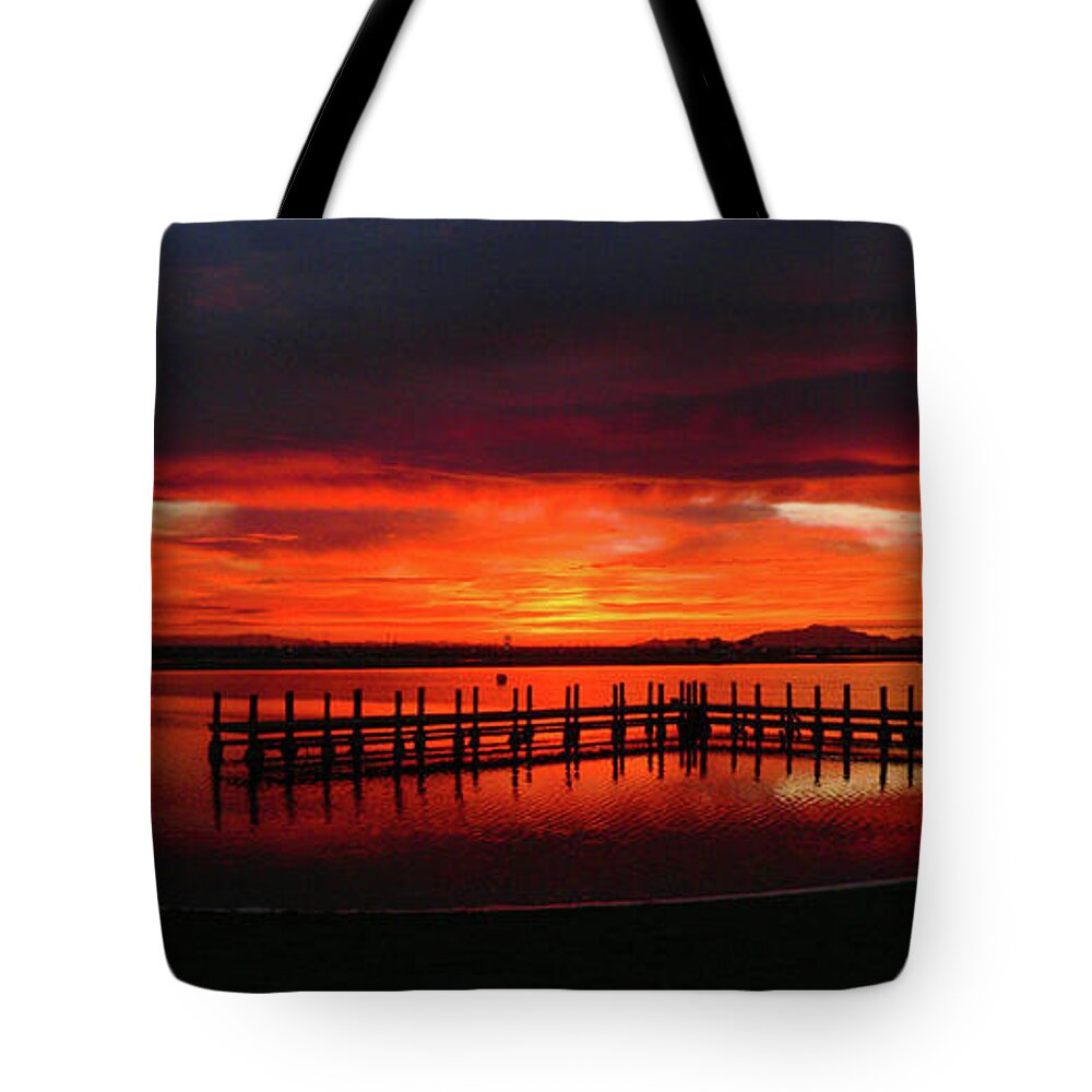 Orcinus Fotograffy Tote Bag featuring the photograph Dont It Make You Wonder by Kimo Fernandez