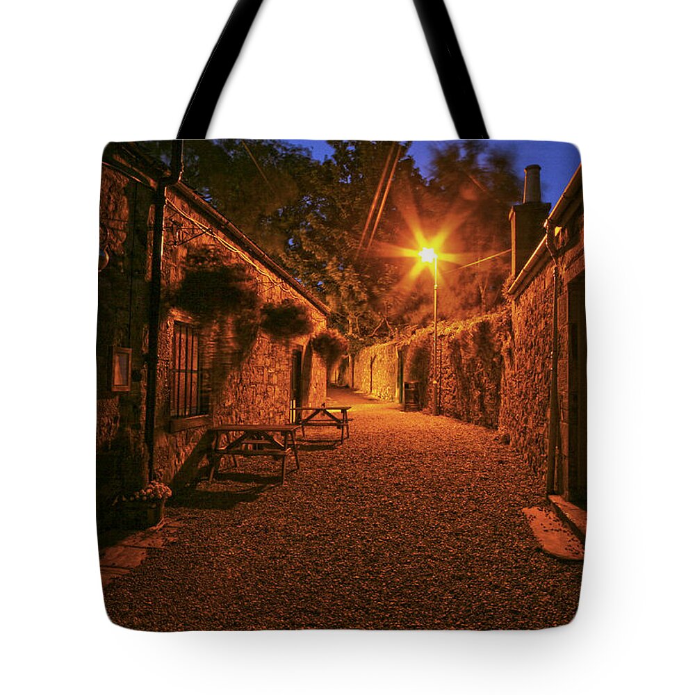 Alley Tote Bag featuring the photograph Down the Alley by Robert Och
