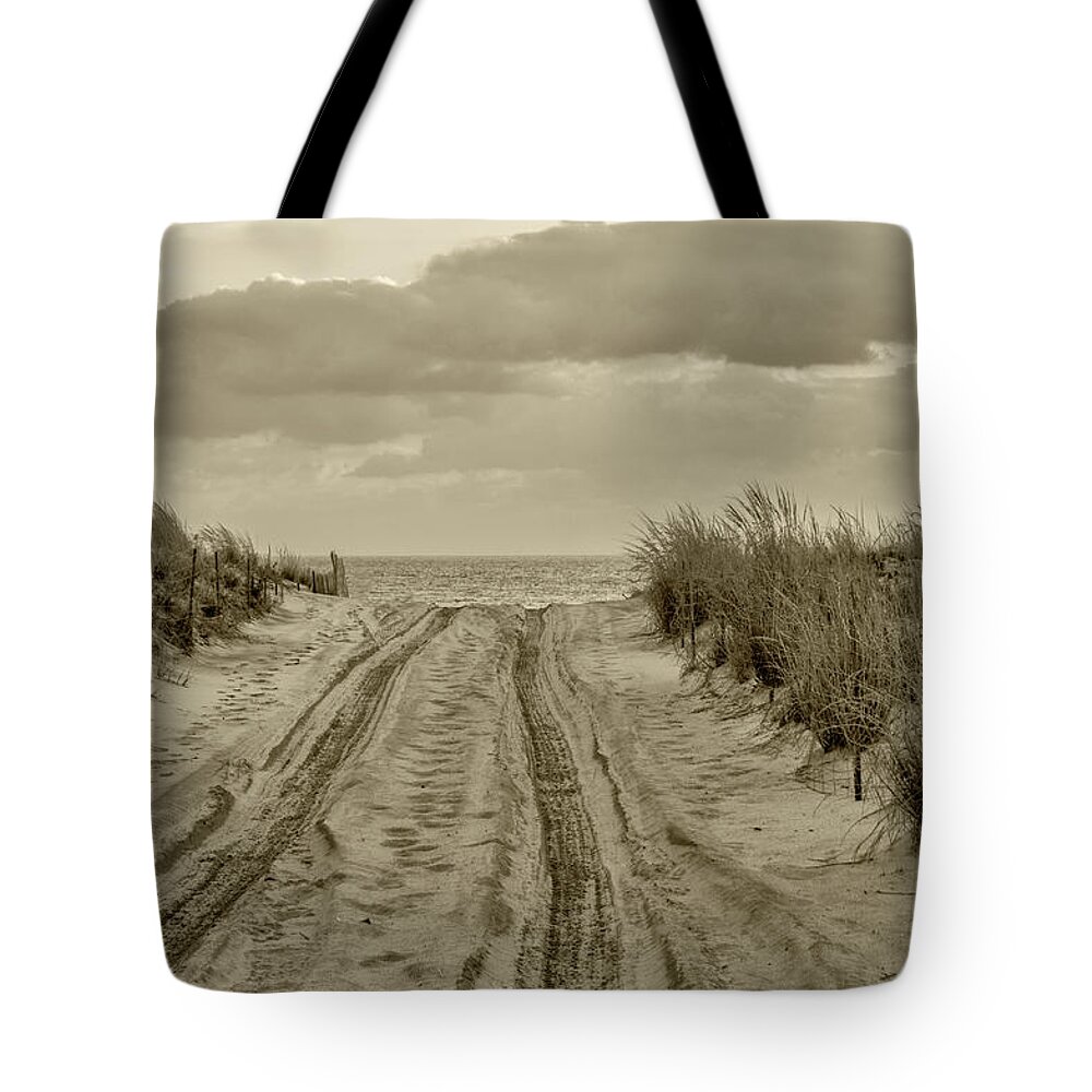 Beach Tote Bag featuring the photograph Drive To The Ocean by Cathy Kovarik