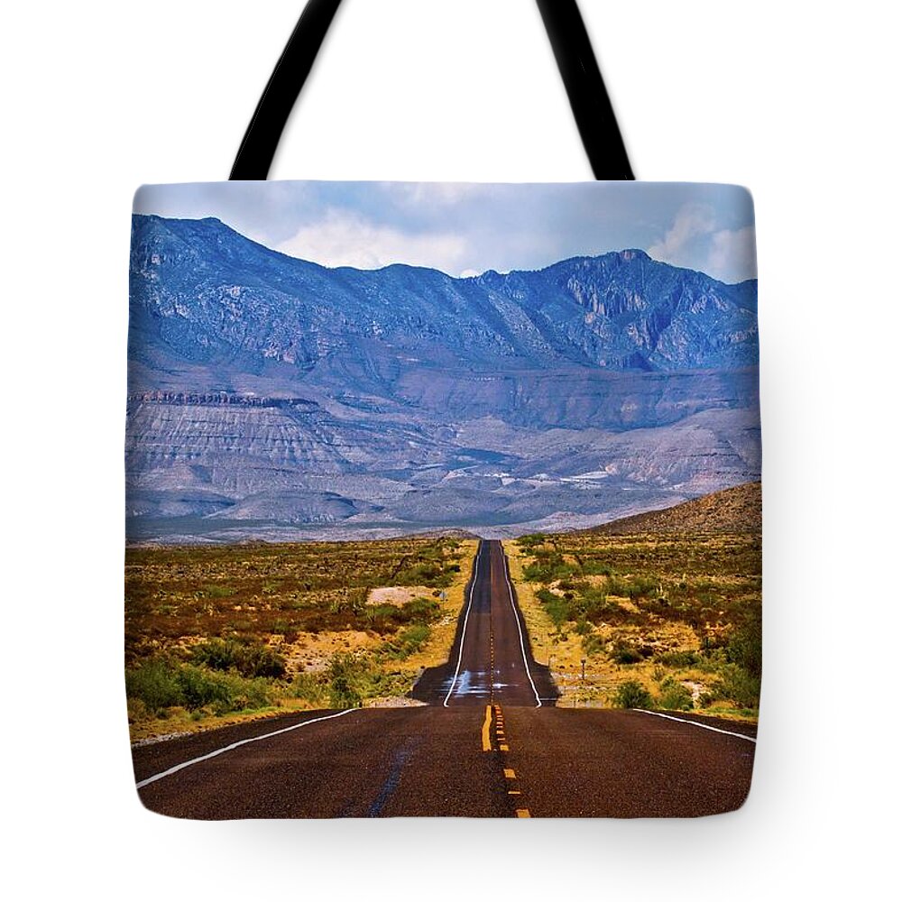 Big Bend Tote Bag featuring the photograph Driving to the Blue by Linda Unger