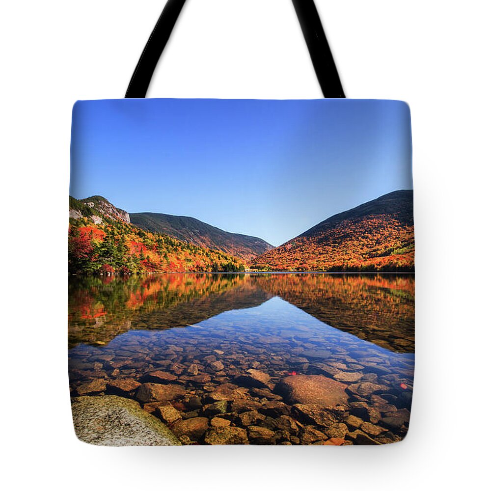 New Hampshire Tote Bag featuring the photograph Echo Lake by Robert Clifford