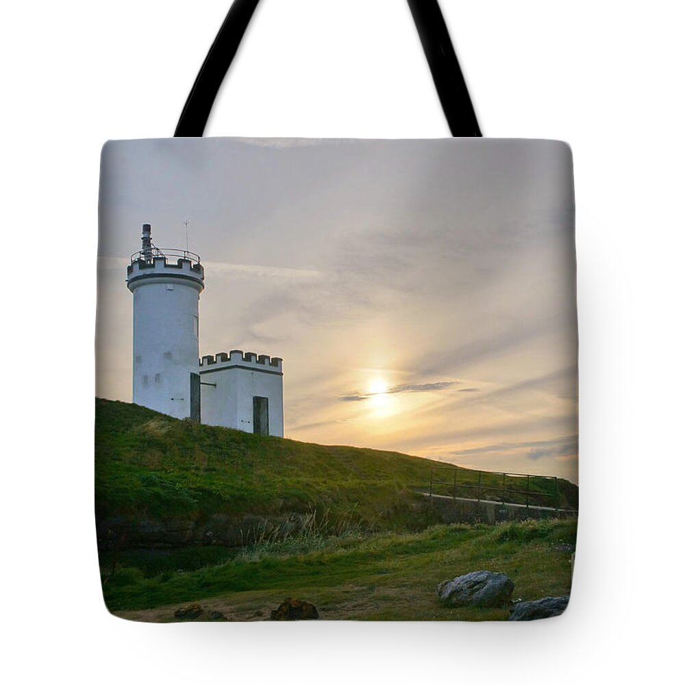 Elie Lighthouse Tote Bag featuring the photograph Elie Lighthouse. Late Afternoon. by Elena Perelman