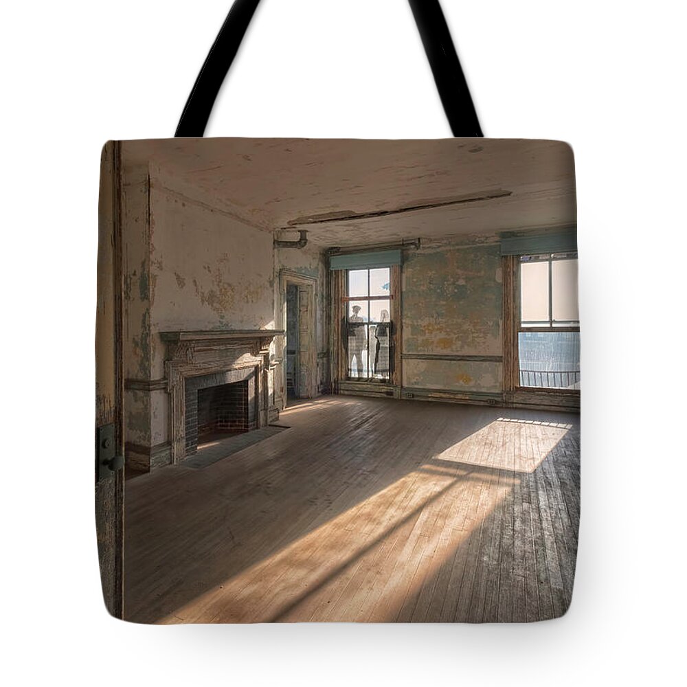 Jersey City New Jersey Tote Bag featuring the photograph Ellis Island Staff House by Tom Singleton