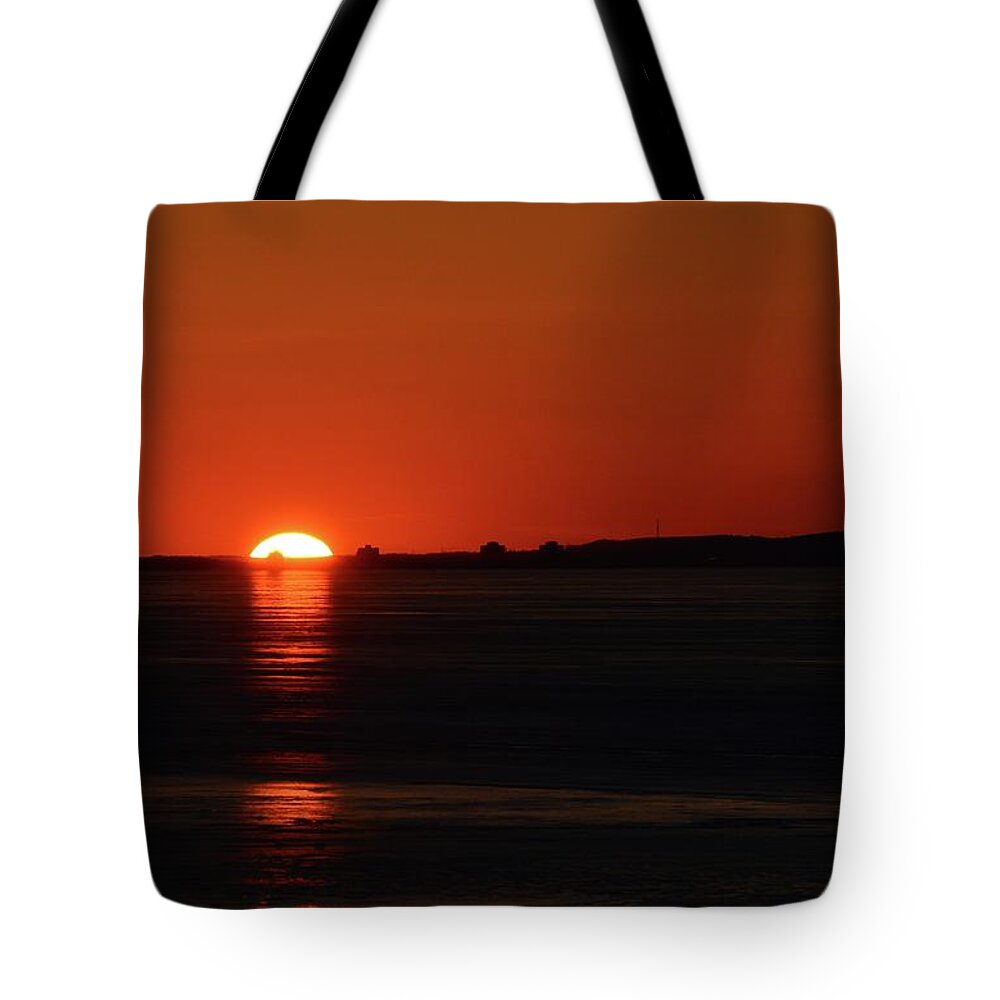 Abstract Tote Bag featuring the photograph End Of A Clear Winter Day by Lyle Crump