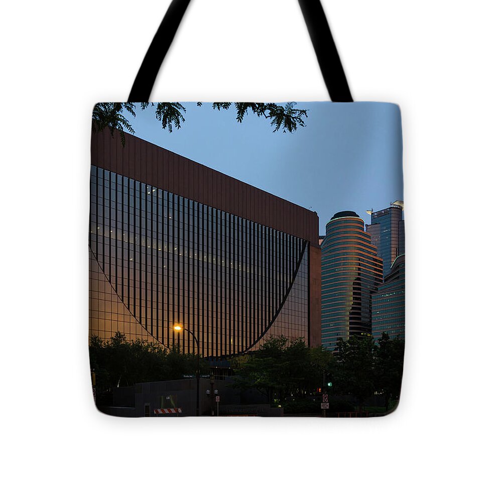 Minneapolis Tote Bag featuring the photograph Evening in Downtown Minneapolis by Mike Evangelist