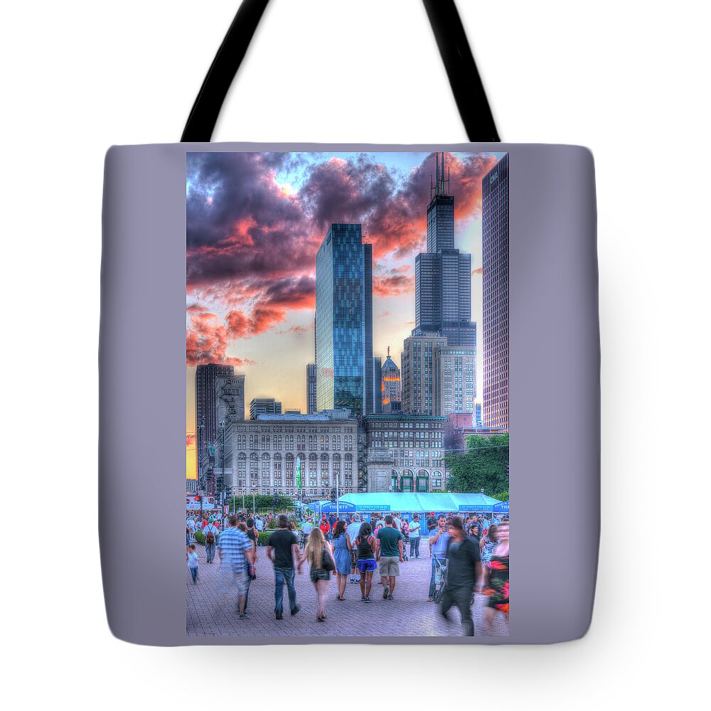 Chicago Tote Bag featuring the photograph Fade In - Fade Out by John Roach
