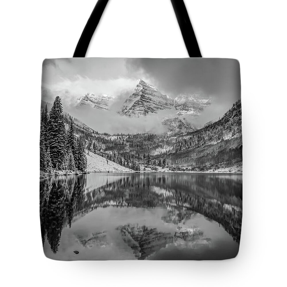 Aspen Colorado Print Tote Bag featuring the photograph Falling Skies - Maroon Bells in Black and White - Aspen Colorado by Gregory Ballos
