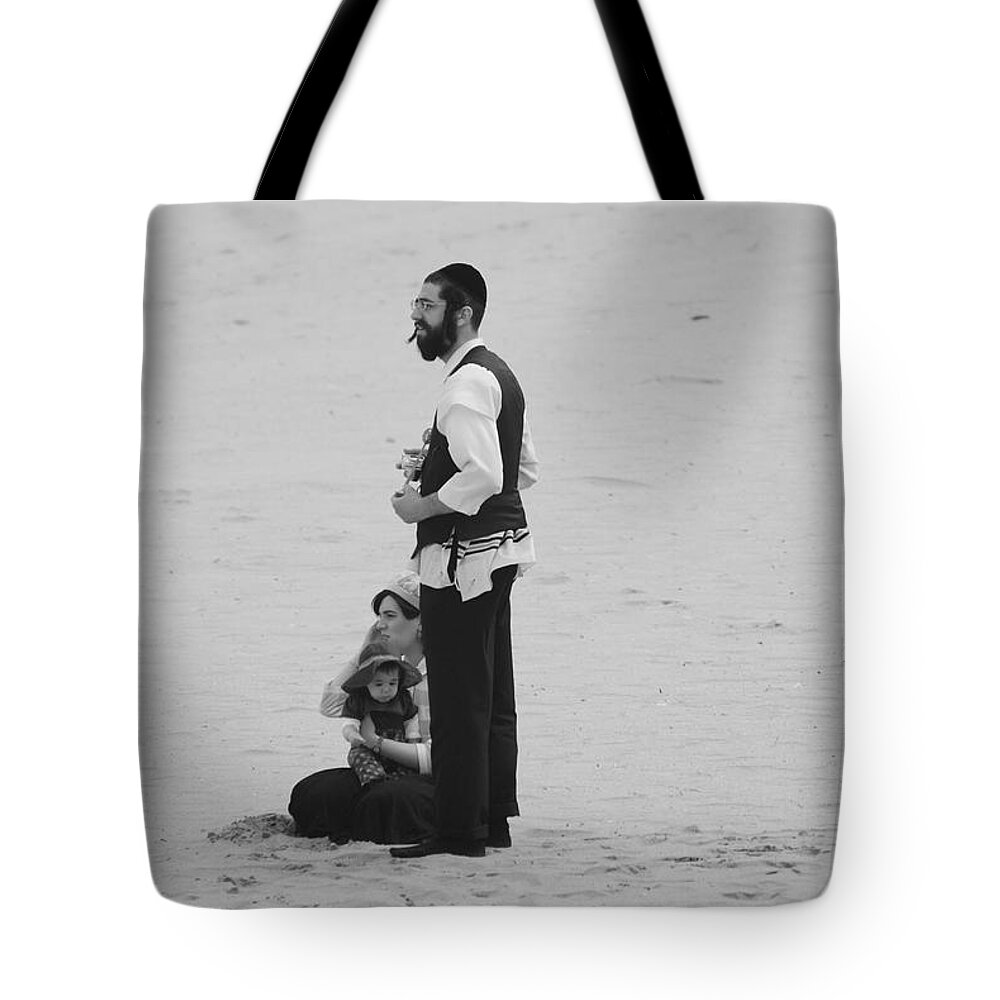 Black And White Tote Bag featuring the photograph Family Beach Day by Rob Hans