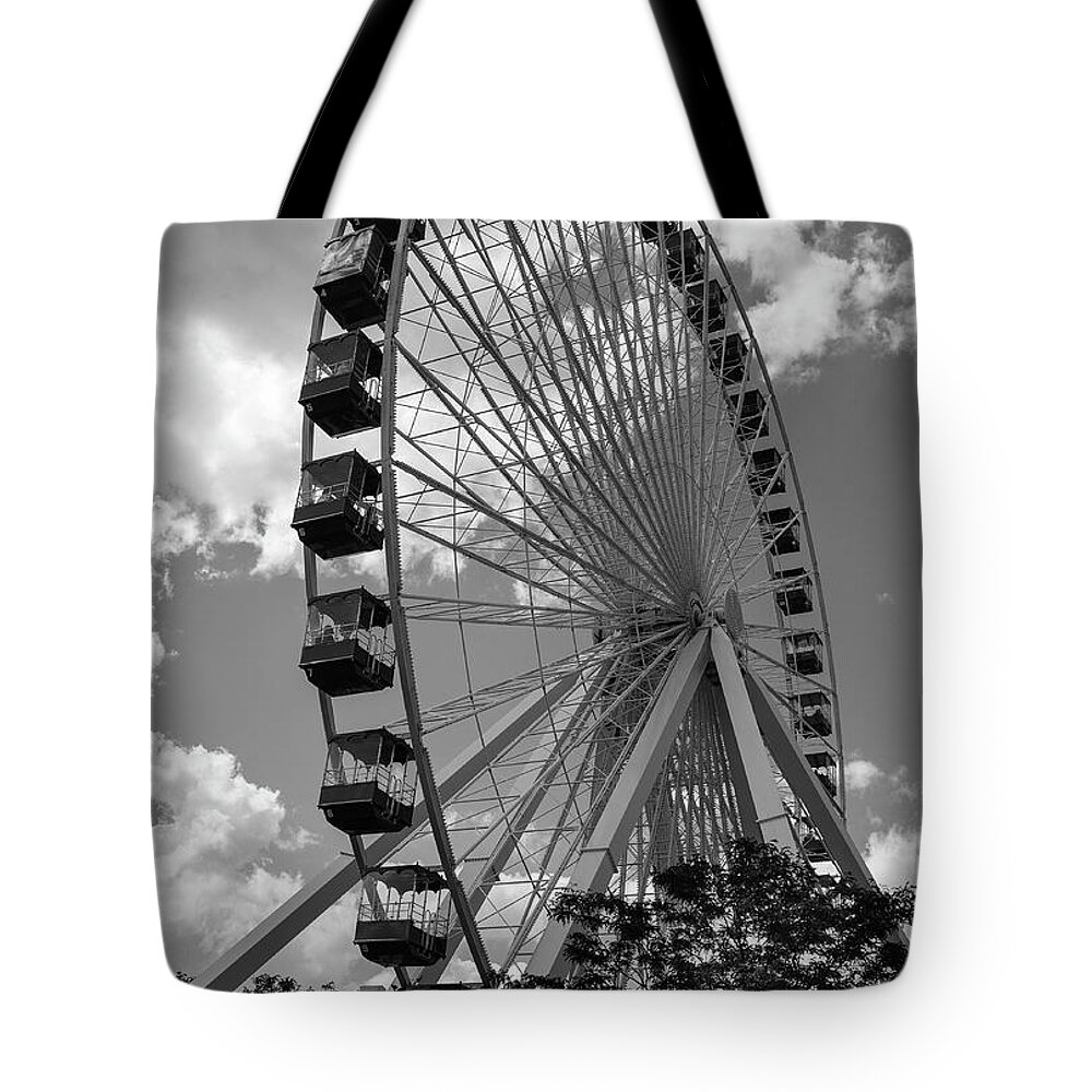 Chicago Tote Bag featuring the photograph Ferris Wheel - Navy Pier by John Roach